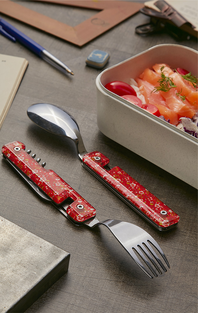 Akinod Couverts droits élégants gastronomiques avec insert magnétique  (couteau, fourchette et cuillère) - Magnetic straight cutlery 12H34 mod.  MIRROR